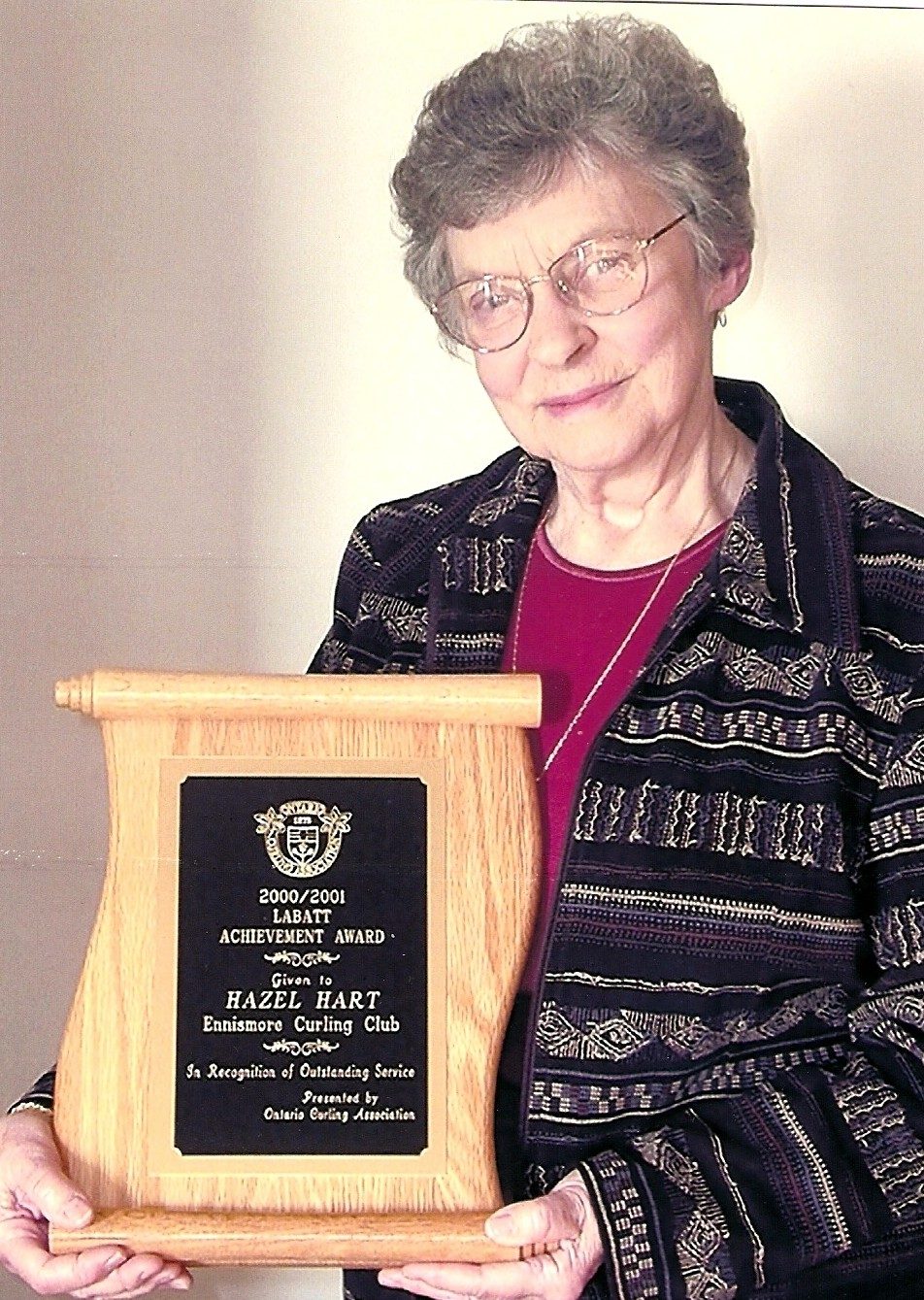 Hazel Hart receiving the club's 2000/2001 Labatt Achievement Award
